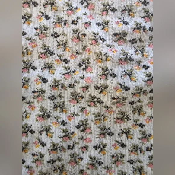 Dôen Paola Tee in Sunlit Secret Garden - Picture 13 of 13